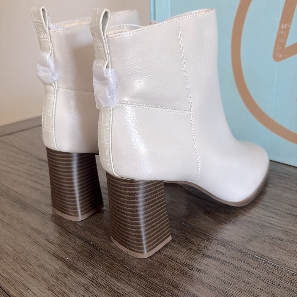NIB [Life Stride] Foxy Low Block Heel Almond Toe Booties Women’s Sz 10 Wide - Picture 7 of 15